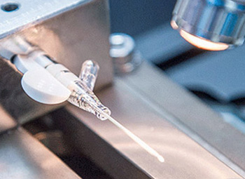 振動(dòng)篩篩分四溴雙酚A固體粉料使用現(xiàn)場(chǎng)